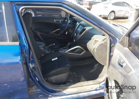 2017 Hyundai Veloster Value Edition z USA, uszkodzony, nr VIN KMHTC6AD2HU315908